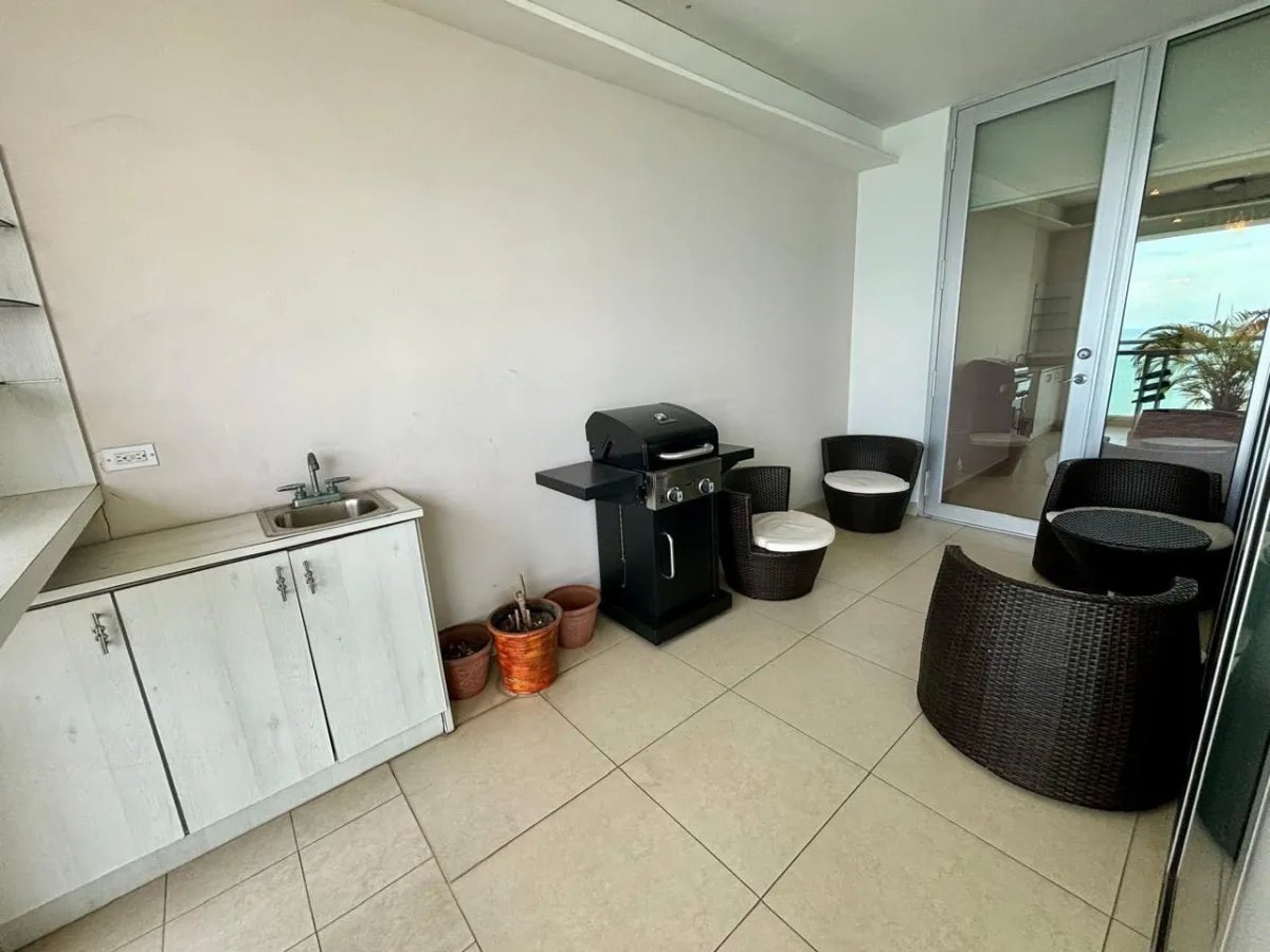 Venta de Apatamento amoblado en PH Rivage, Ave. Balboa