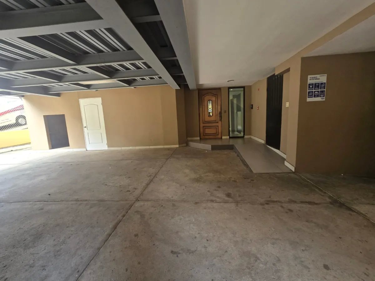 Se Vende Casa con Uso Comercial u Oficina