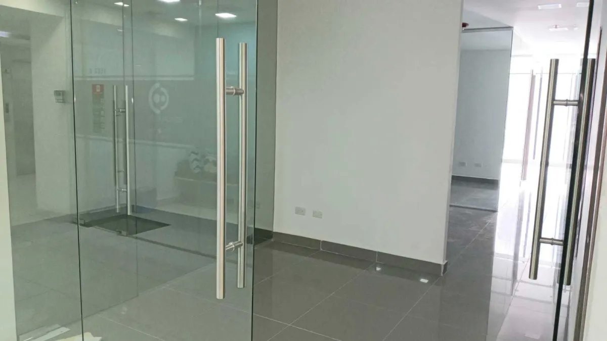 Alquiler de Oficina en RBS Tower en Paitilla.