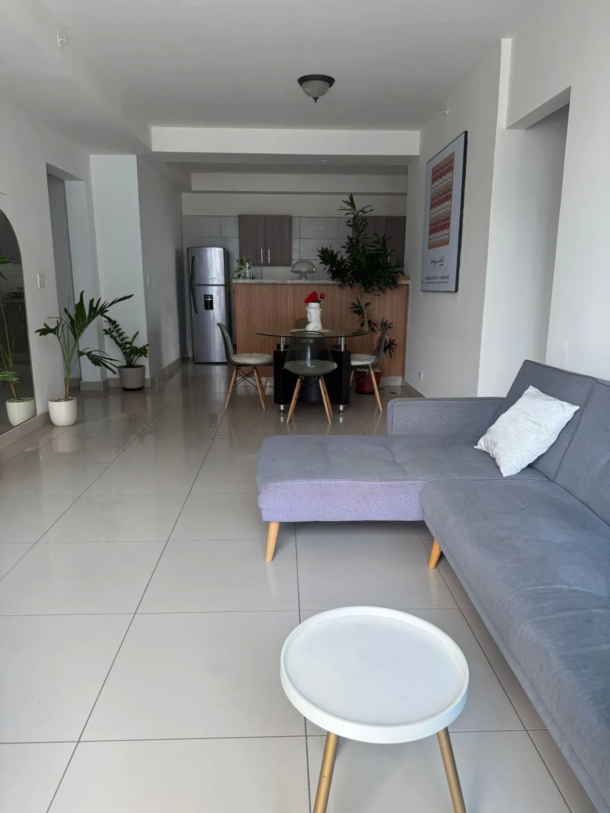 Apartment For Rent in Vía España