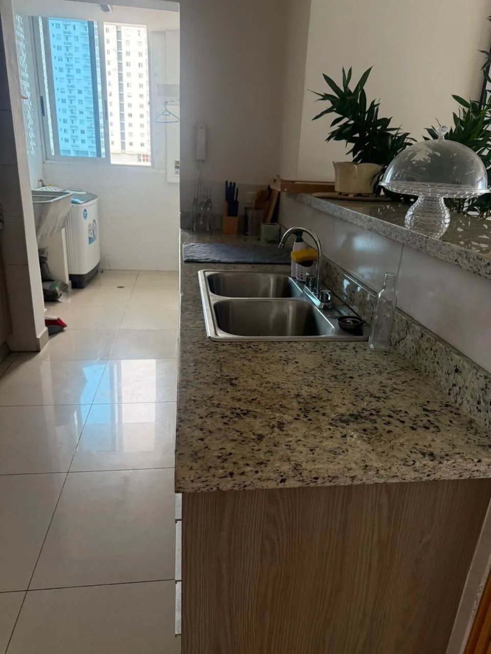 Apartment For Rent in Vía España