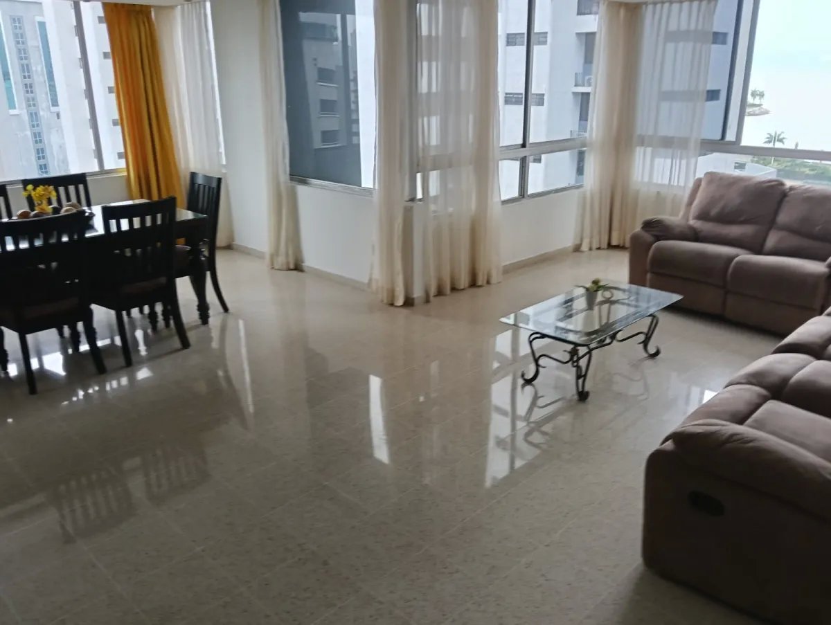 Vendo apartamento en Marbella 2 recamaras mas cbe