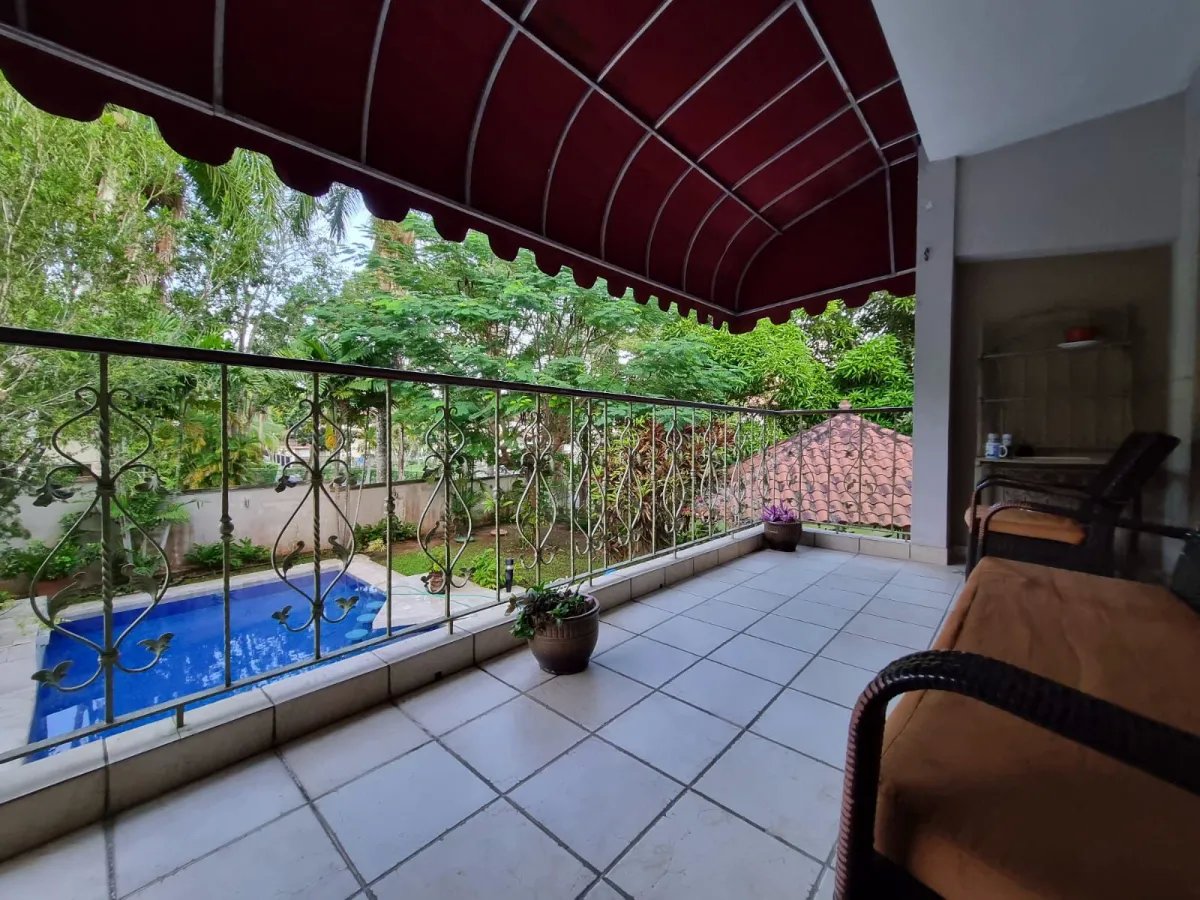 VENTA DE CASA REMODELADA EN ALBROOK, PANAMÁ