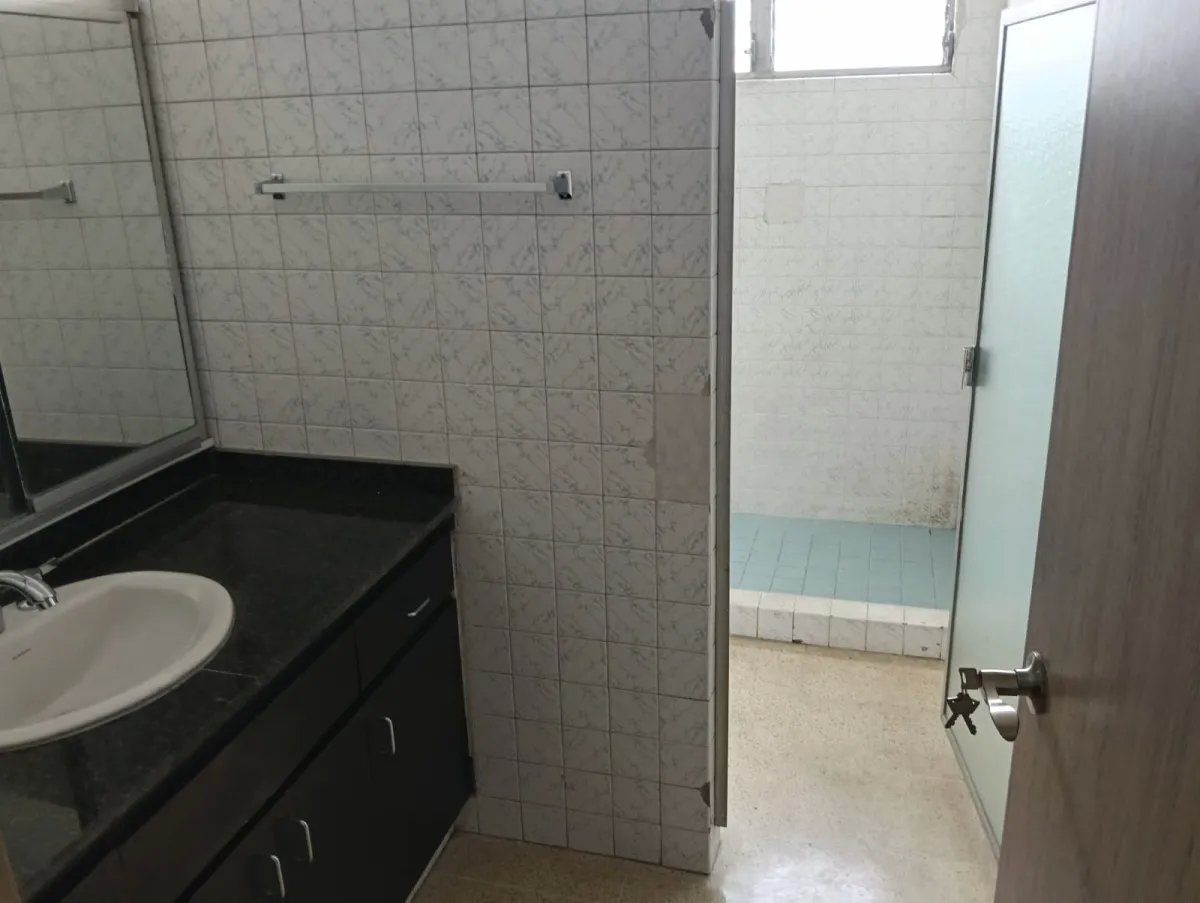 Apartment For Sale in Via Argentina