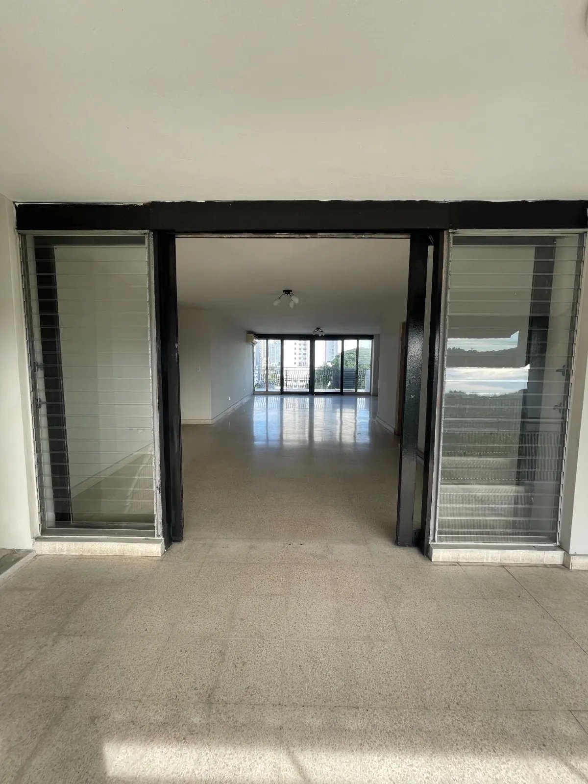 Apartment For Sale in Via Argentina