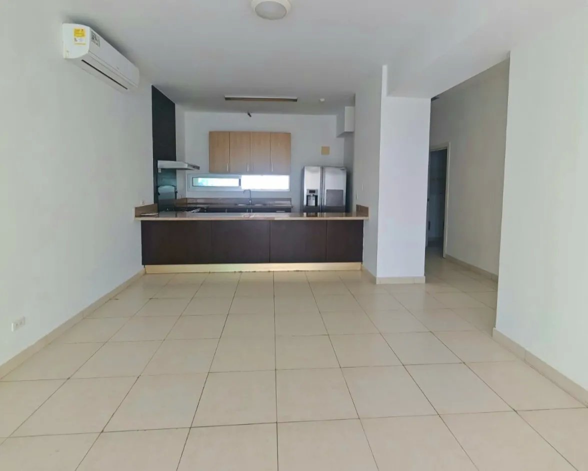 Apartment For Sale in Coco del Mar