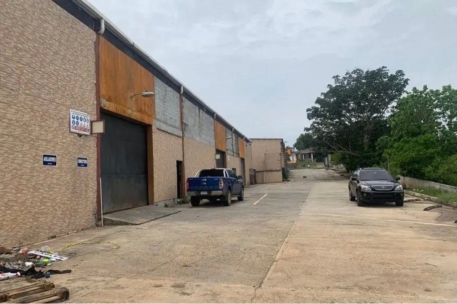 Venta de local comercial con dos galeras en La Chorrera, Panamá Oeste
