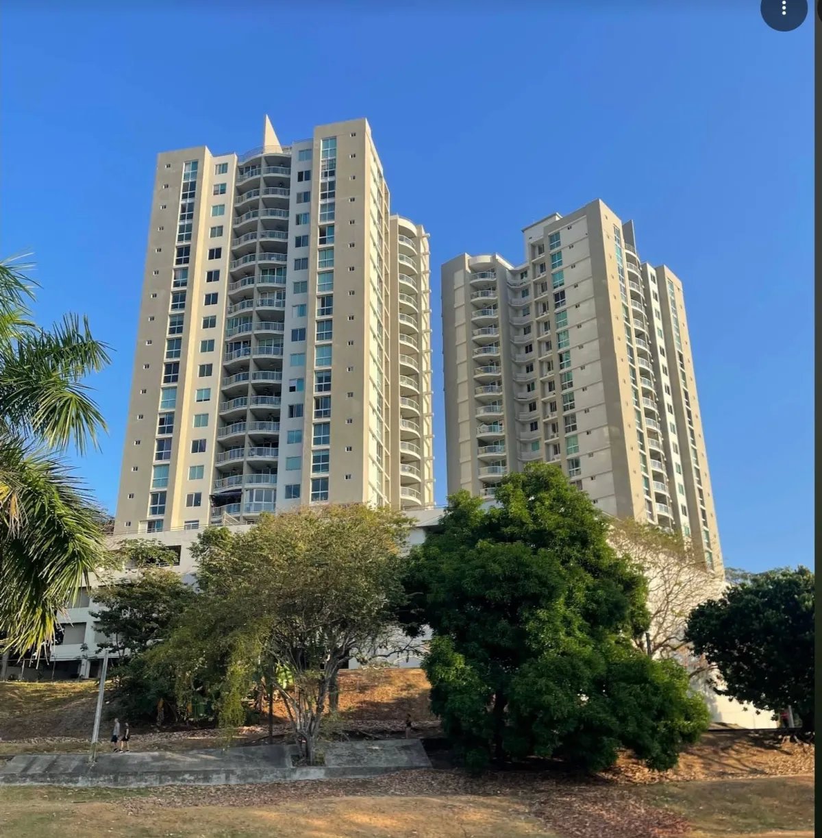 Alquiler apartamento PH Hyde Park frente parque Omar