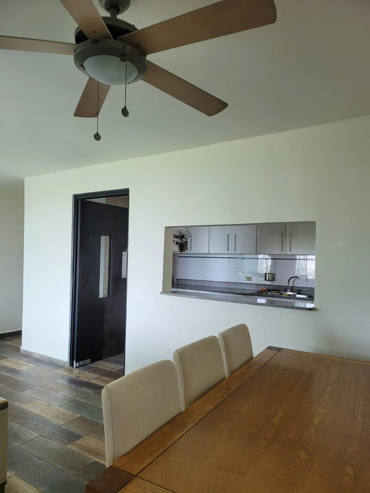 Alquiler apartamento PH Hyde Park frente parque Omar