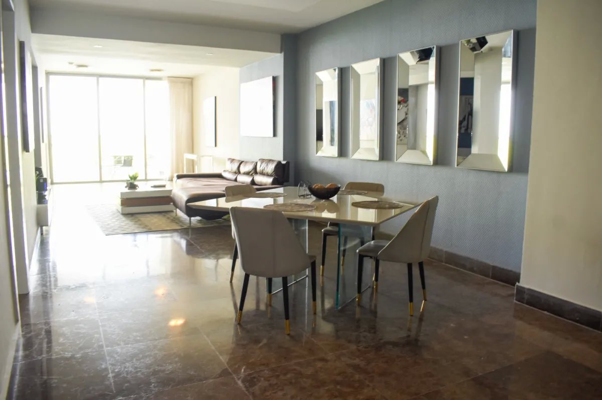 Venta de Apartamento de PH. Yoo by Starck, Avenida Balboa
