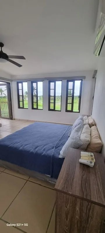 SE VENDE TOWN HOUSE EN VISTA MAR