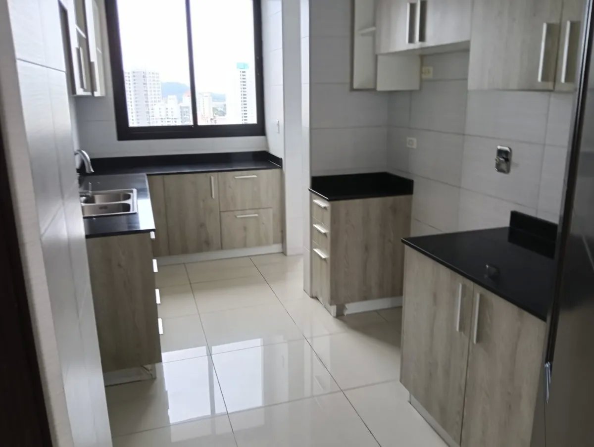 Apartment For Sale in El Cangrejo