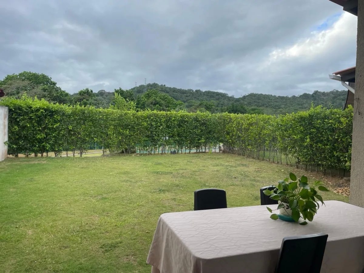 Venta de amplia casa en Arraiján