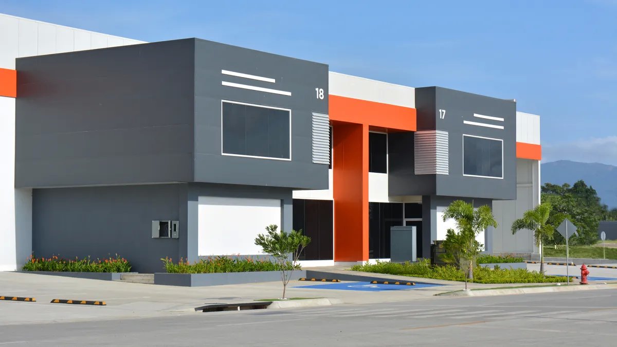 Warehouse For Sale in 24 de Diciembre