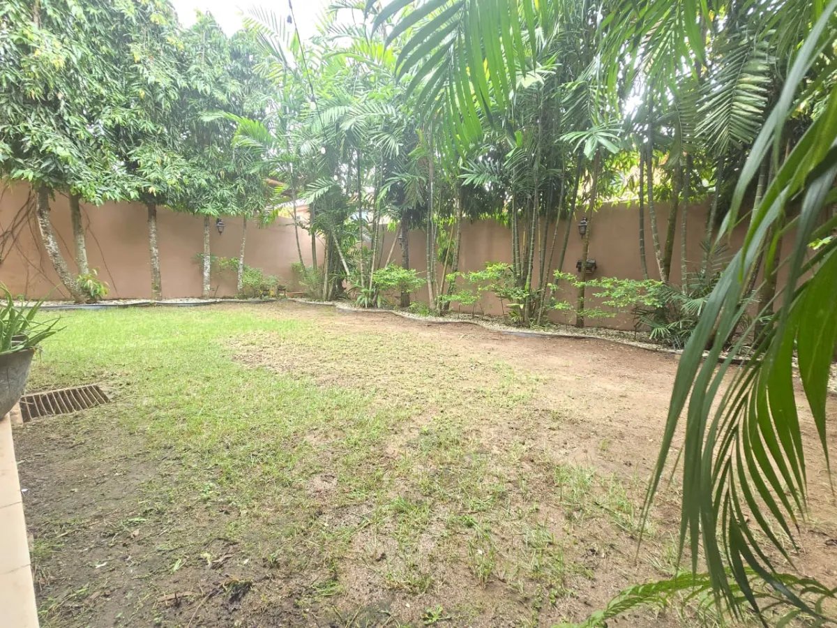 Duplex For Sale in Versalles