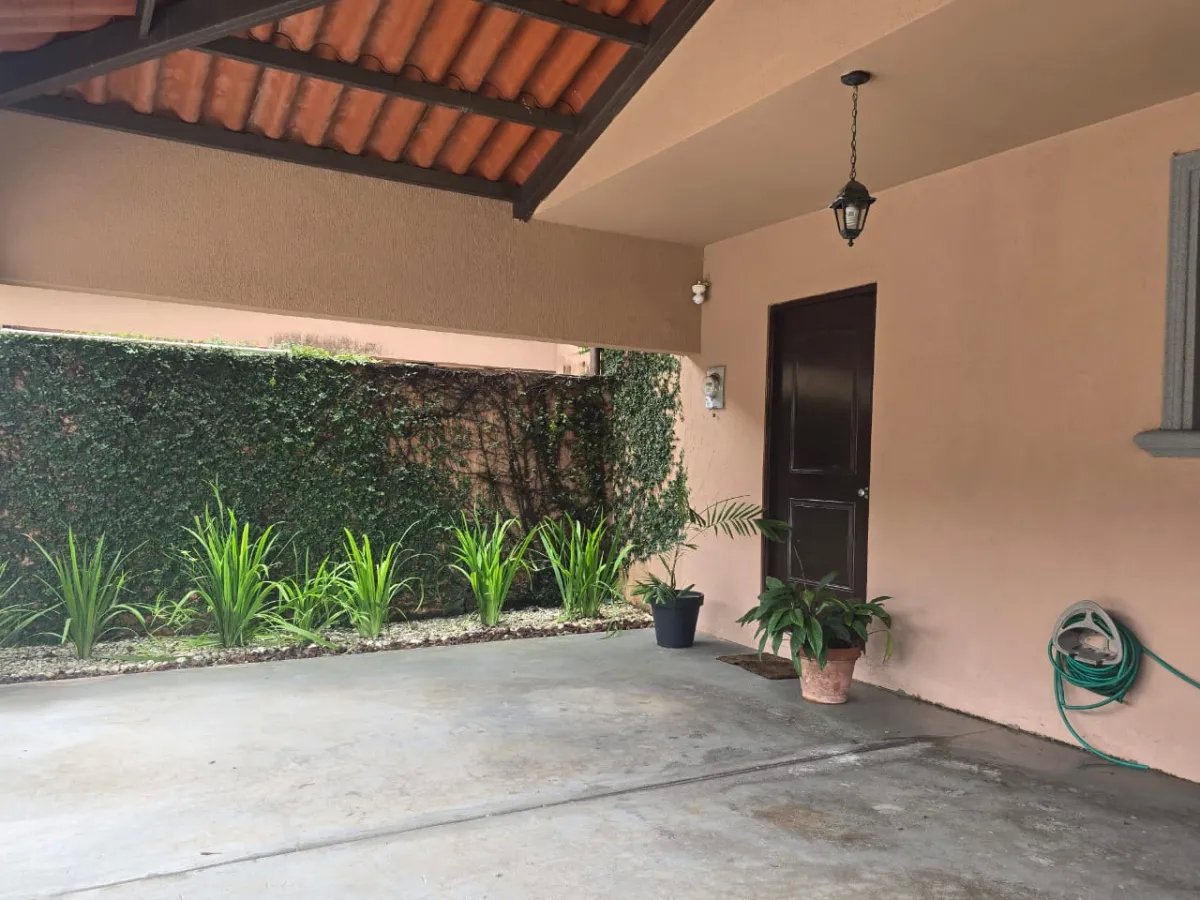 Duplex For Sale in Versalles