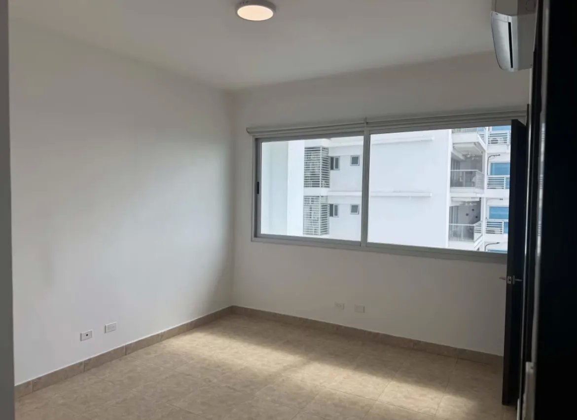 Venta de Apartamento con Línea Blanca en Costa del Este