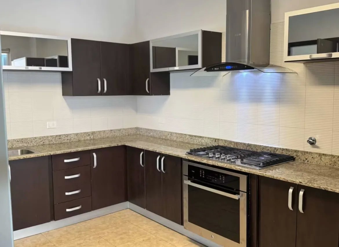 Venta de Apartamento con Línea Blanca en Costa del Este
