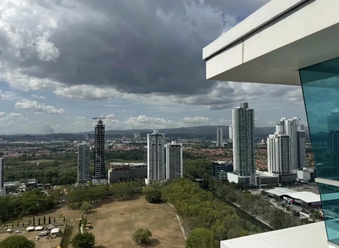 Venta de Apartamento con Línea Blanca en Costa del Este