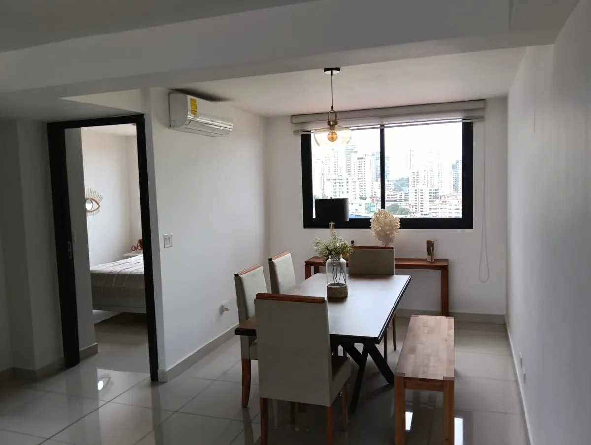 Vendo amplio y lujoso apartamento en El Cangrejo, 3rec amoblado