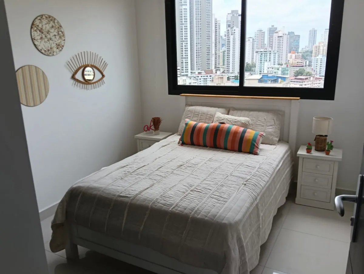 Vendo amplio y lujoso apartamento en El Cangrejo, 3rec amoblado