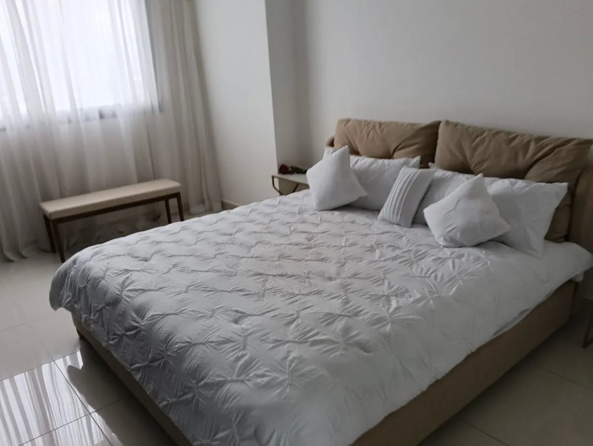 Vendo amplio y lujoso apartamento en El Cangrejo, 3rec amoblado