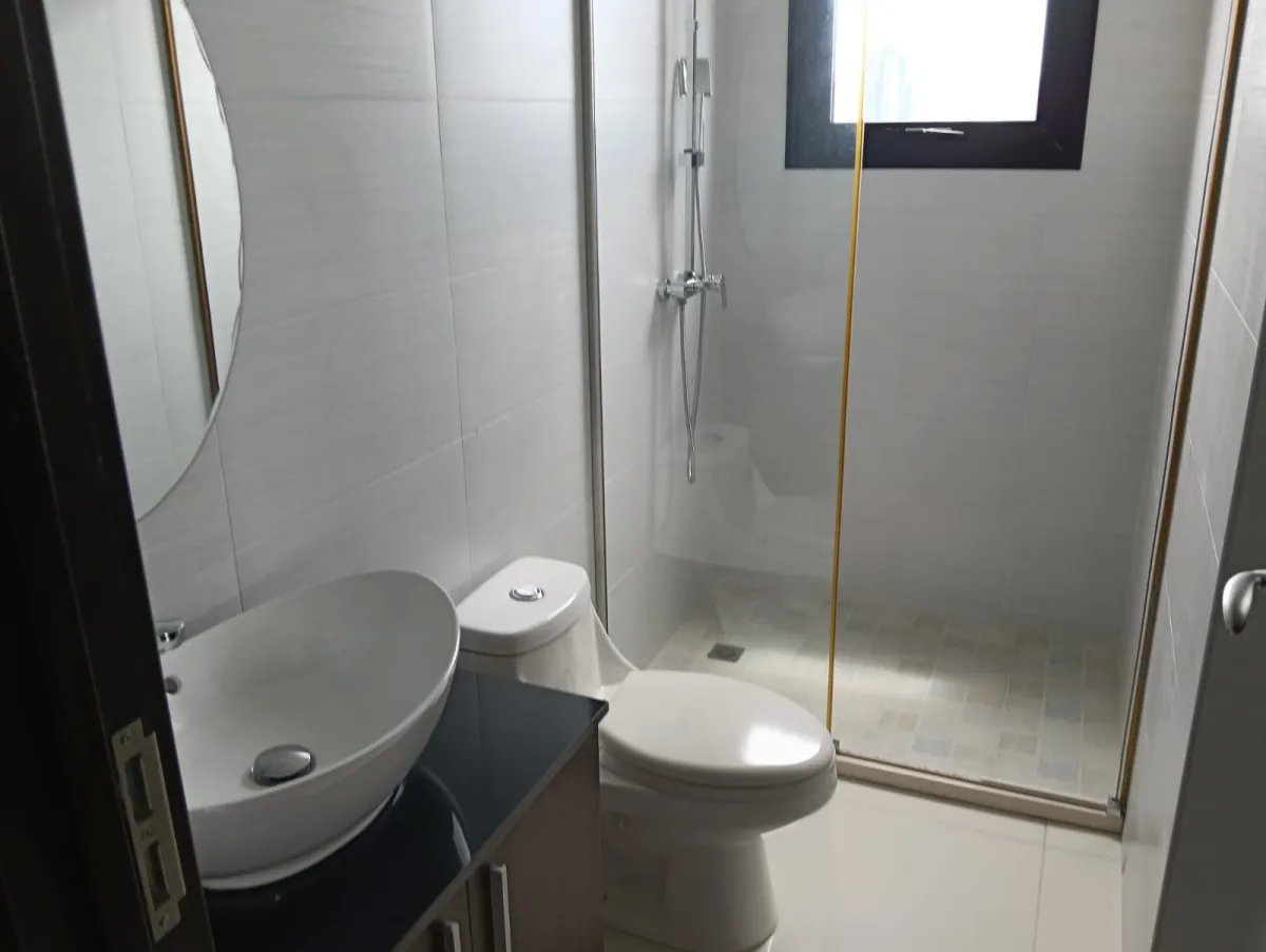 Vendo amplio y lujoso apartamento en El Cangrejo, 3rec amoblado