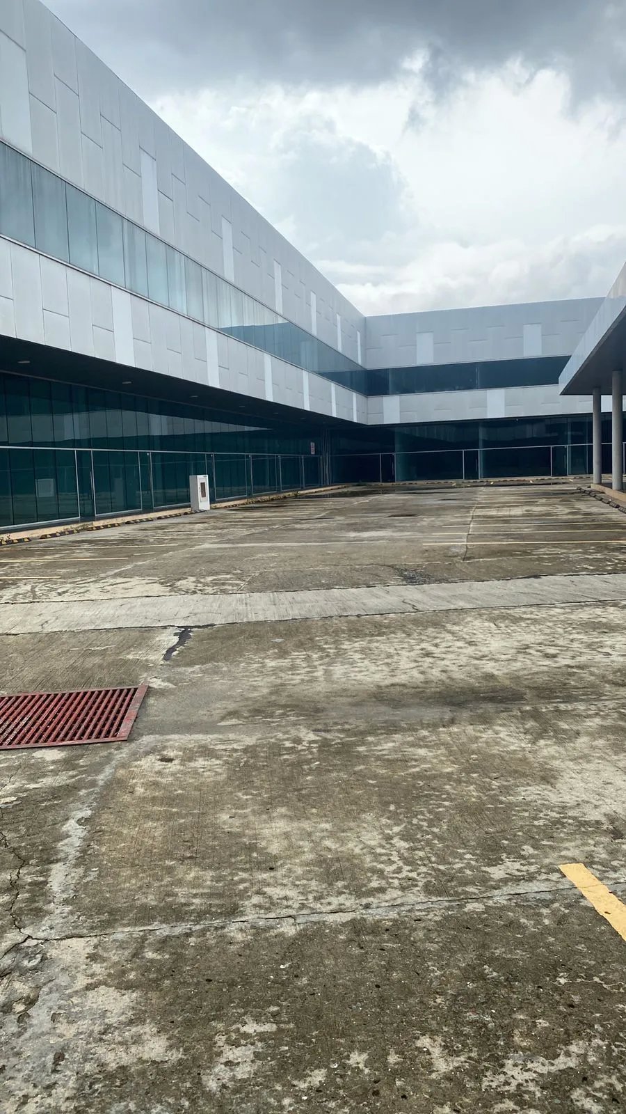 ¡Locales Nuevos de 2 Plantas en Alquiler en Plaza Recién Construida, J...