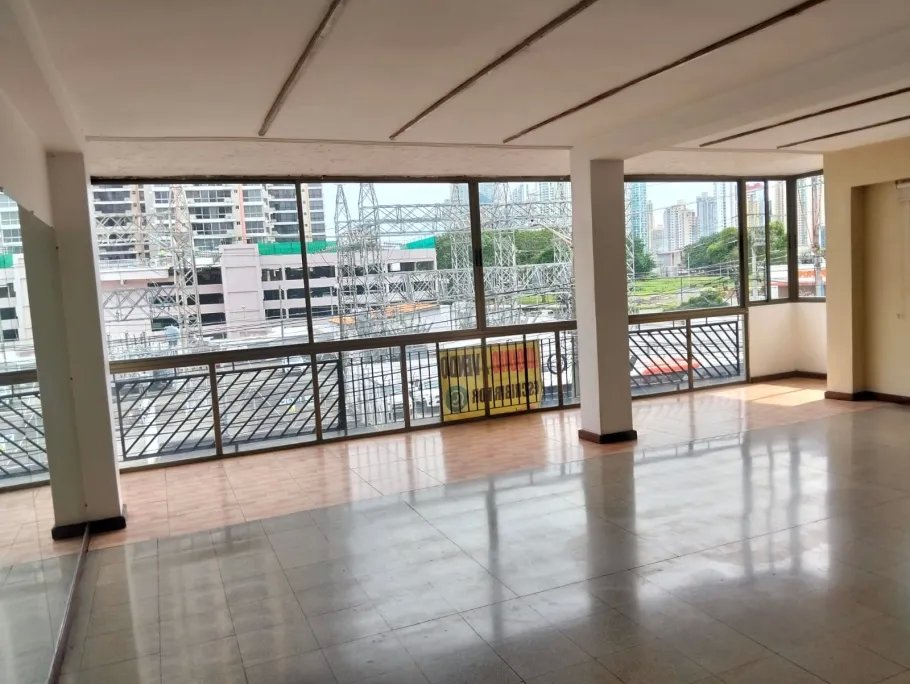 ¡Se alquila o vende espacioso apartamento en San Francisco!/For Rent o...