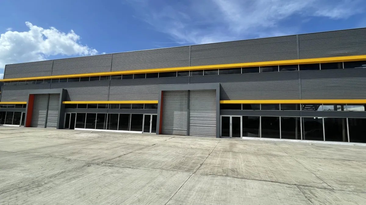 Industrial For Sale in Avenida José Agustín Arango