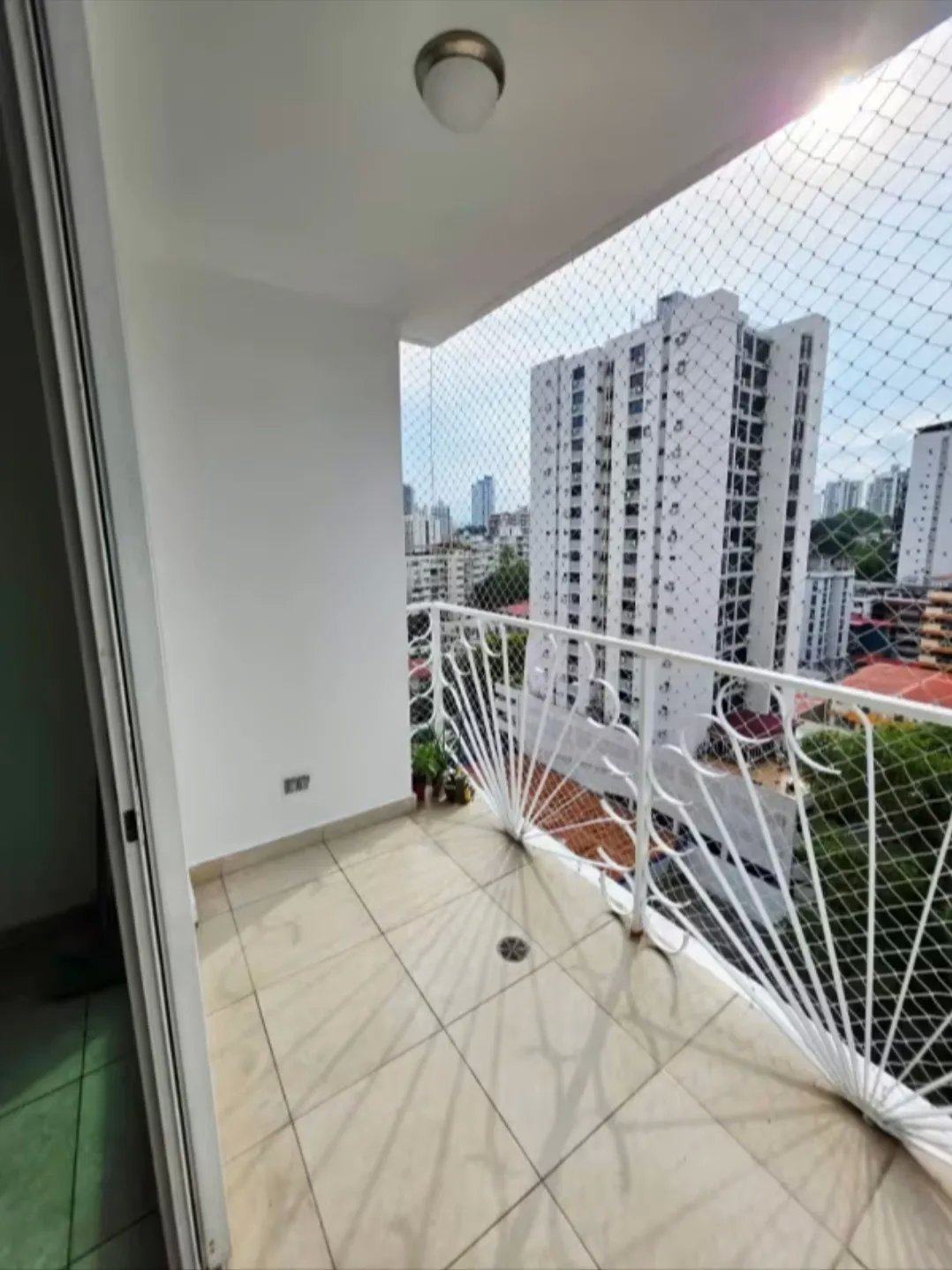Apartment For Rent in Bella Vista