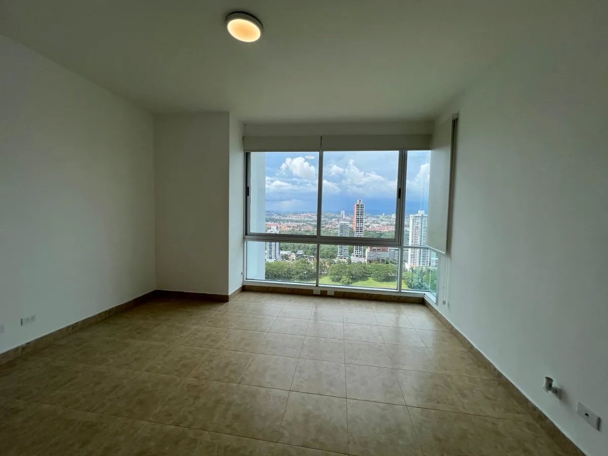 Venta de apartamento en PH. Titanium, Costa del Este