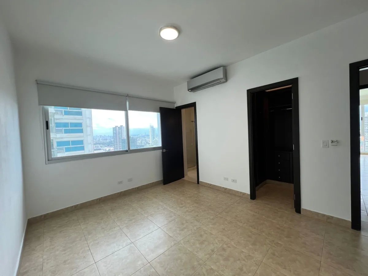 Venta de apartamento en PH. Titanium, Costa del Este