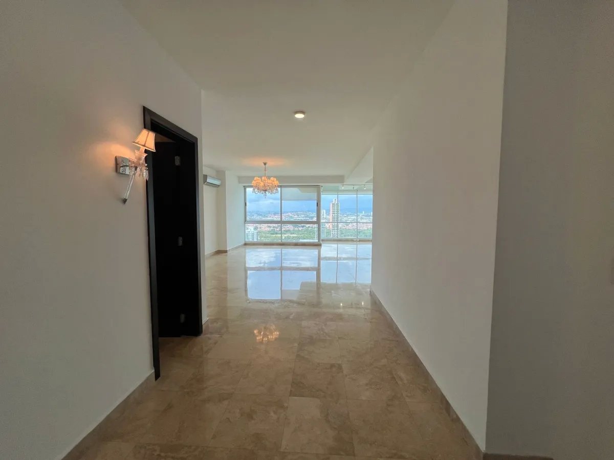 Venta de apartamento en PH. Titanium, Costa del Este