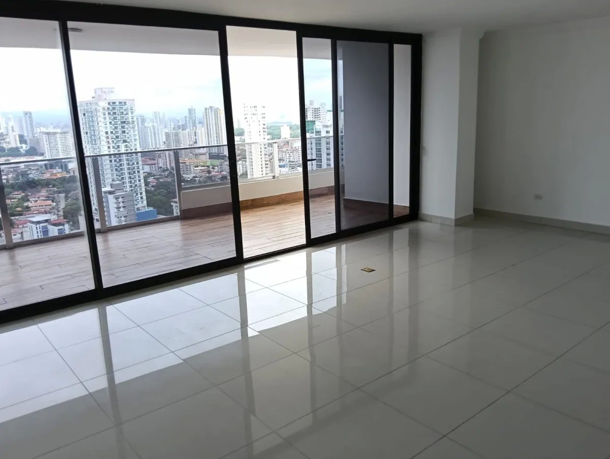 Vendo penthouse en el Cangrejo 200mts, 3 rec + cbe, lujoso y amplio