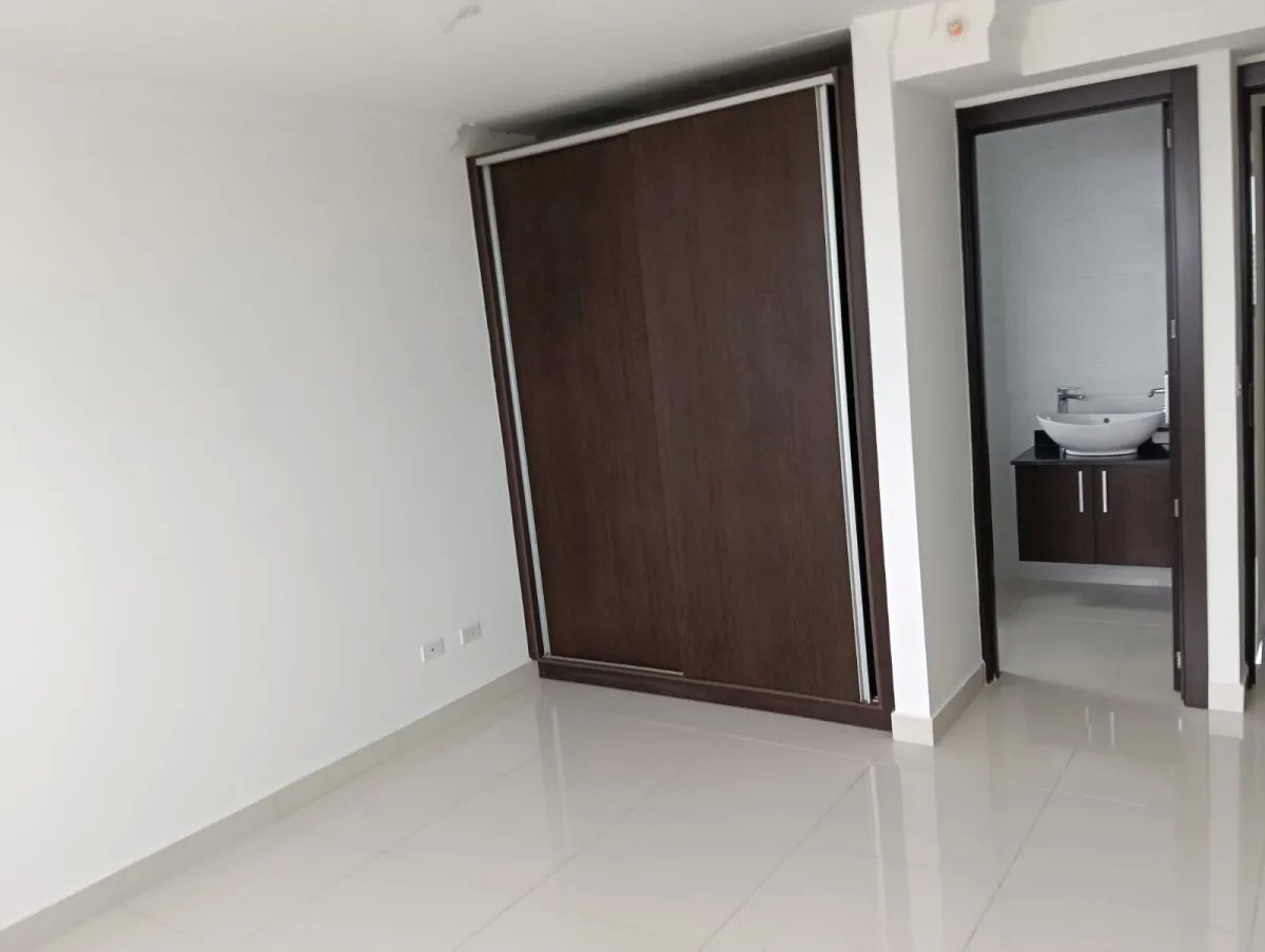 Apartment For Sale in El Cangrejo