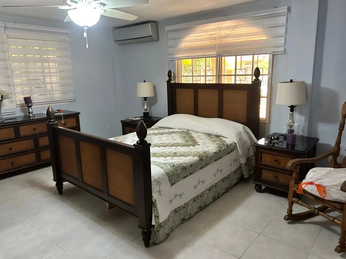 Venta Casa - Condado del Rey