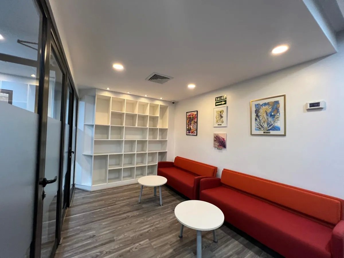 SE VENDE EDIFICIO CON AMPLIO ESTACIONAMIENTO EN SAN FRANCISCO