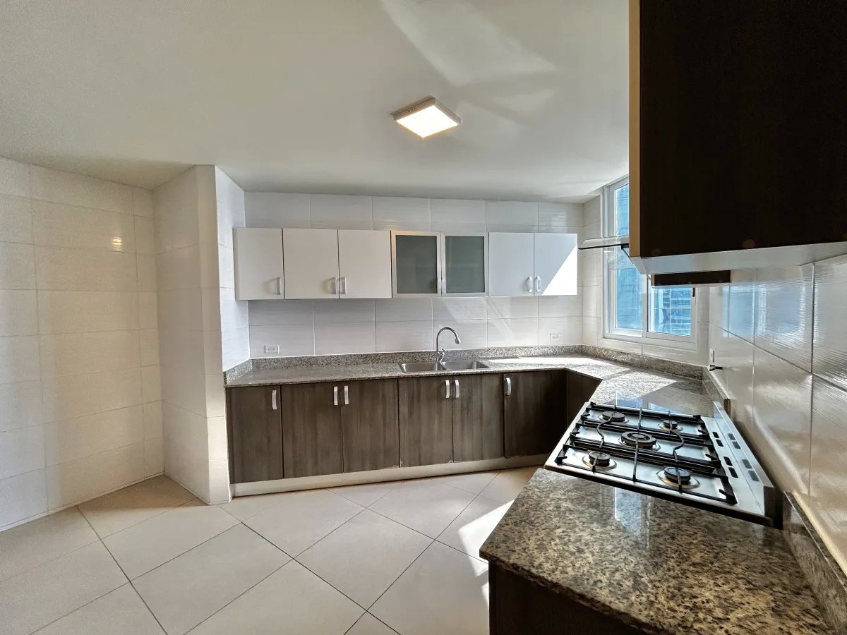 Venta de Apartamento en PH Country Club  Costa del Este