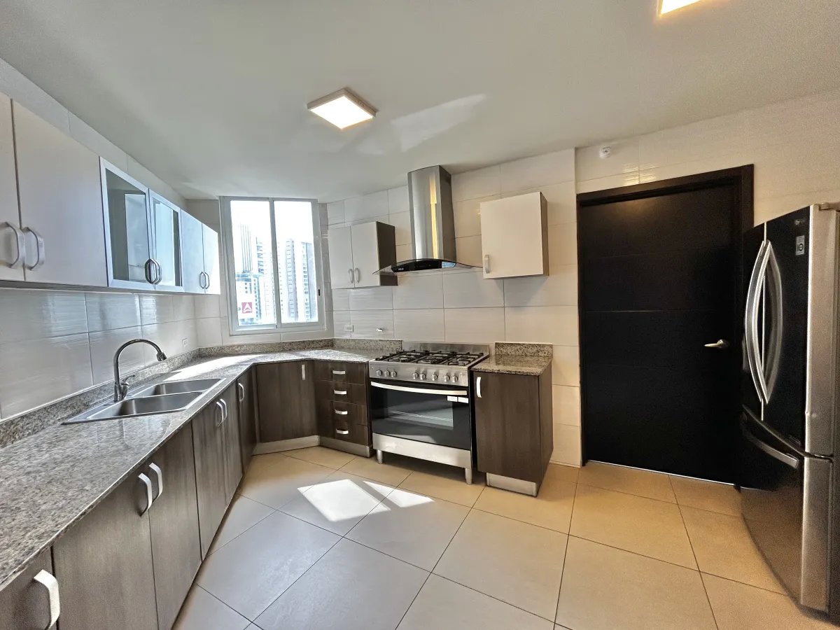 Venta de Apartamento en PH Country Club  Costa del Este
