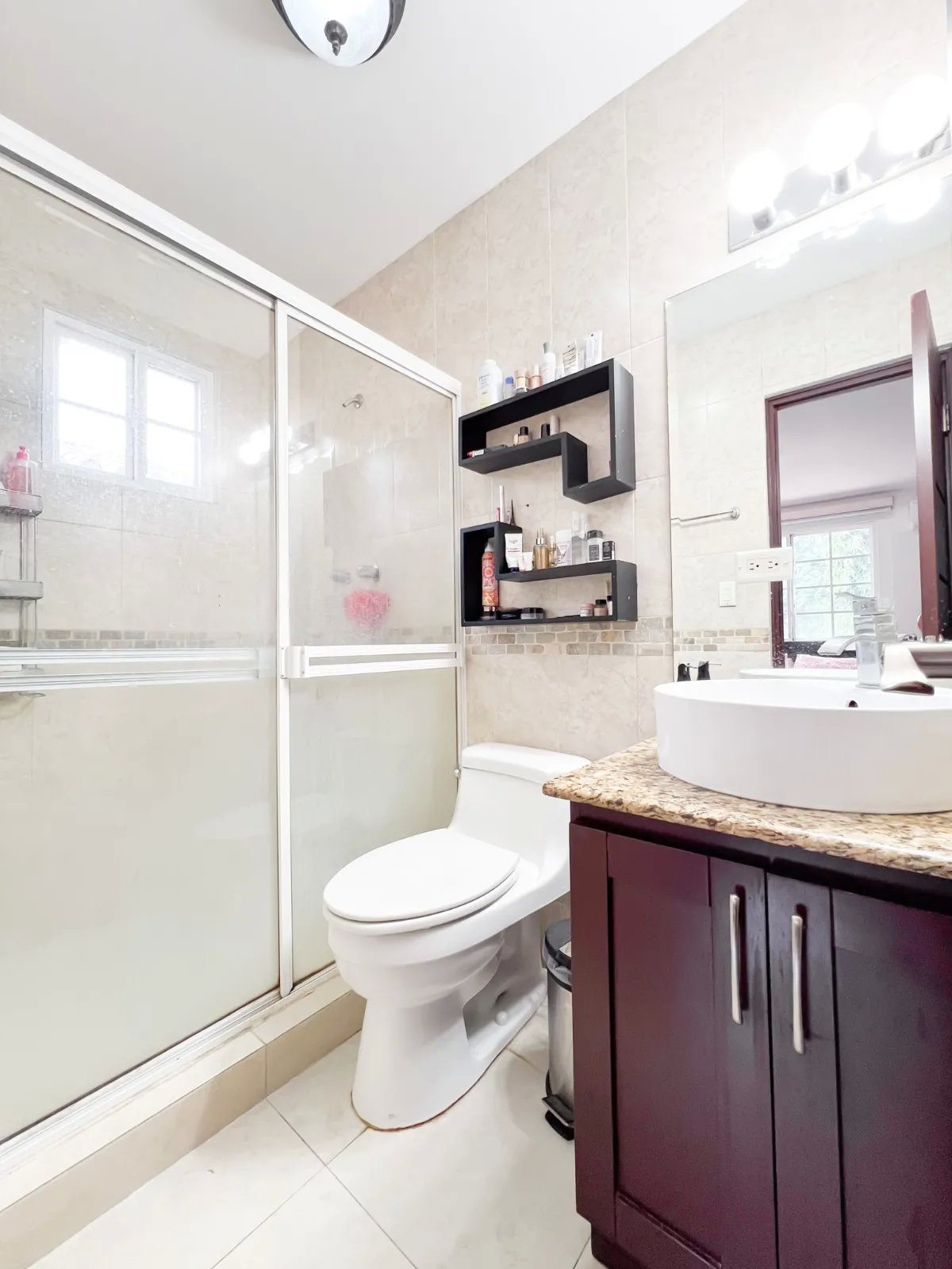 Venta de Casa con Piscina y Jardín en Costa Sur, Panamá