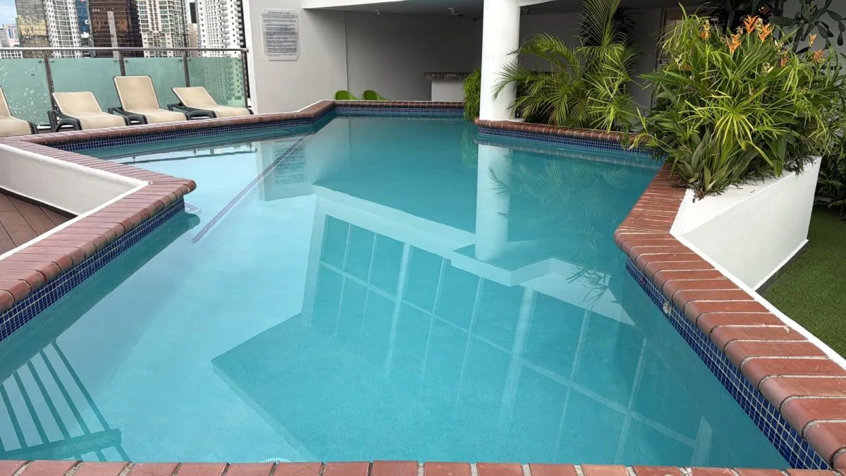 Apartment For Sale in Vía Argentina