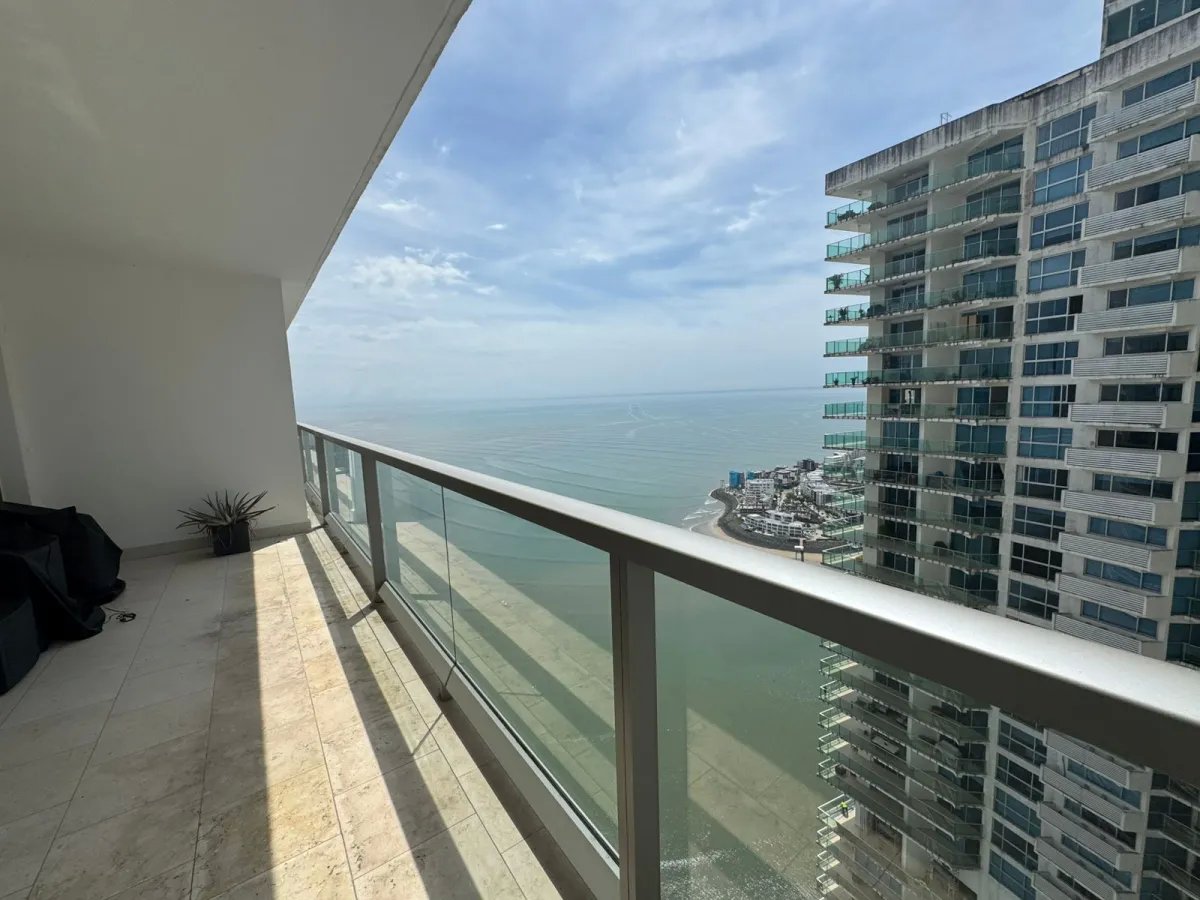 ¡Lujo y Vistas Panorámicas en The Ocean Club!