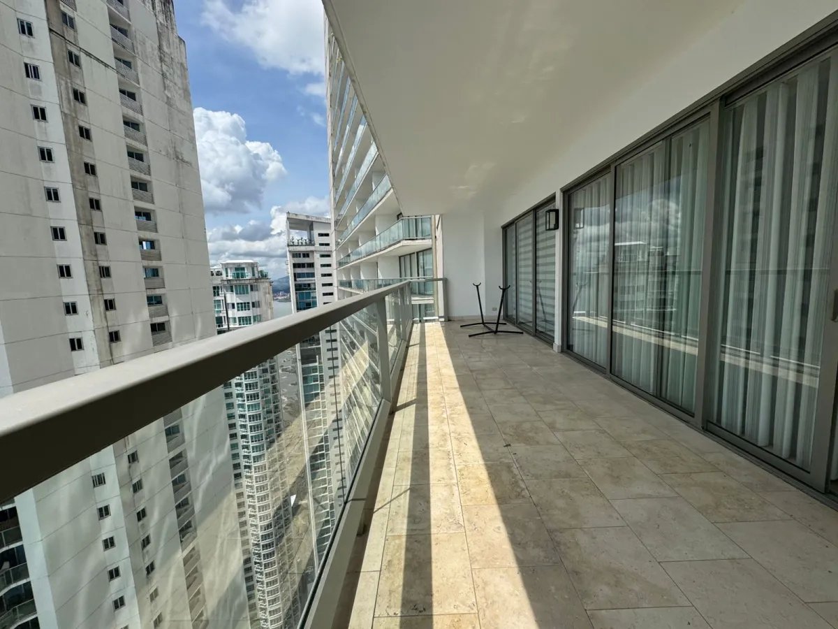 ¡Lujo y Vistas Panorámicas en The Ocean Club!