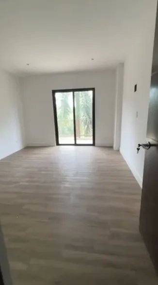 Apartamento en Venta en Embassy Village