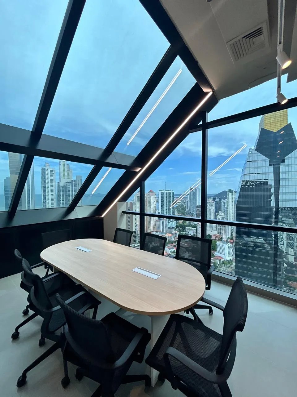 Alquiler de Oficina Amoblada  Tower Financial Center, Calle 50
