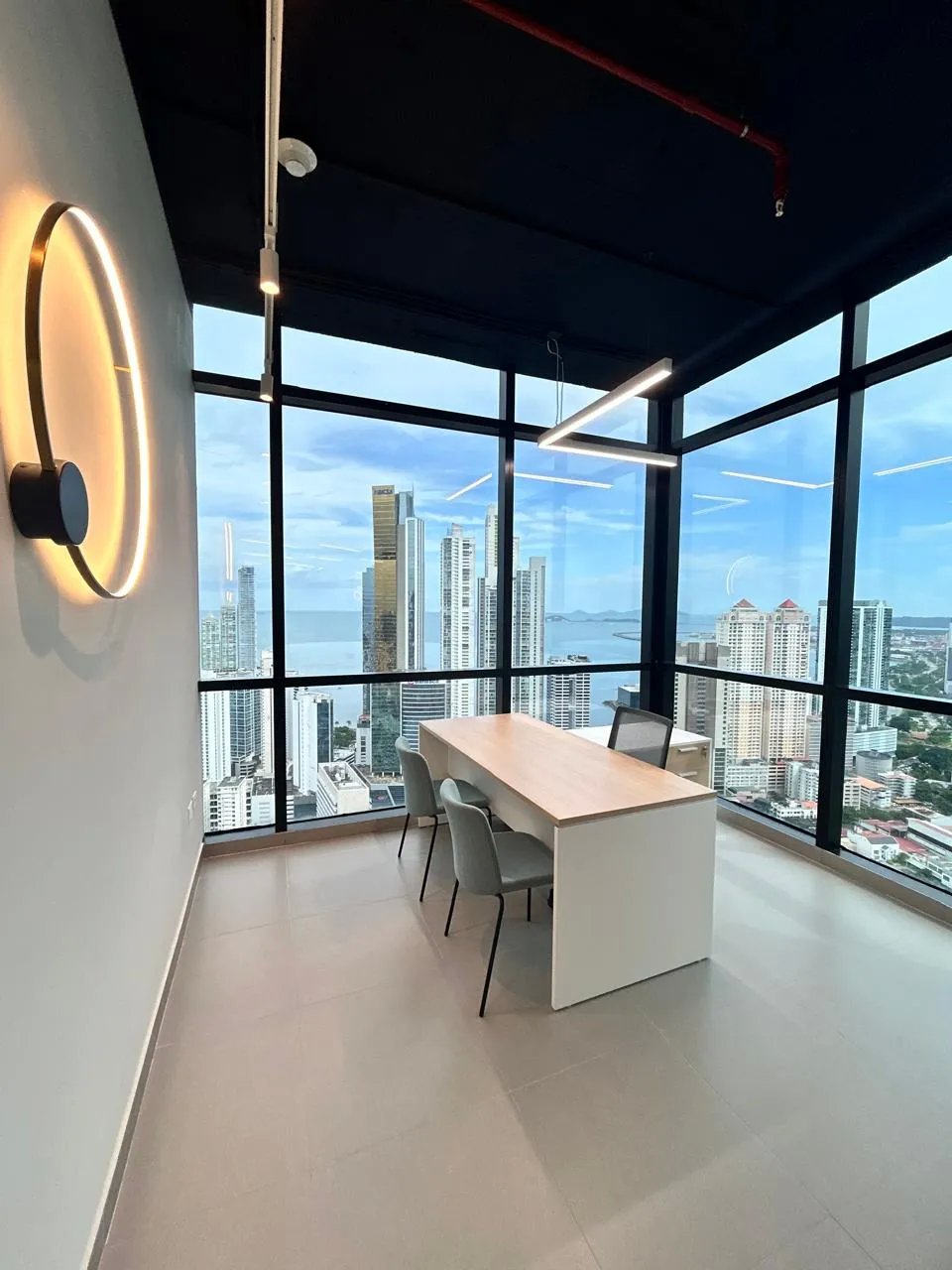Alquiler de Oficina Amoblada  Tower Financial Center, Calle 50