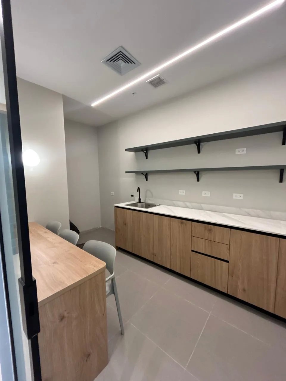 Alquiler de Oficina Amoblada  Tower Financial Center, Calle 50