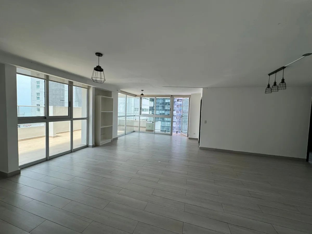 Apartment For Sale in Bella Vista, Panamá