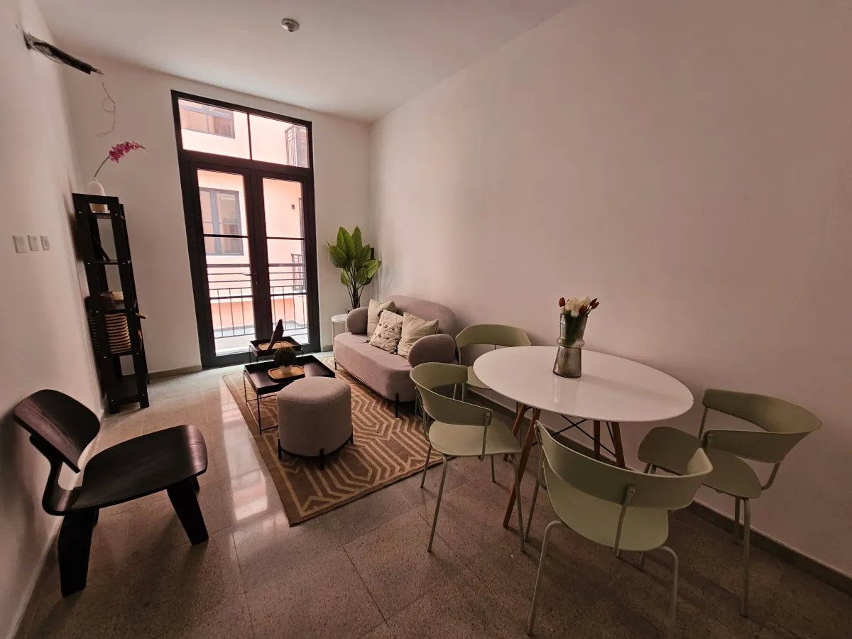 Apartment For Sale in Santa Ana